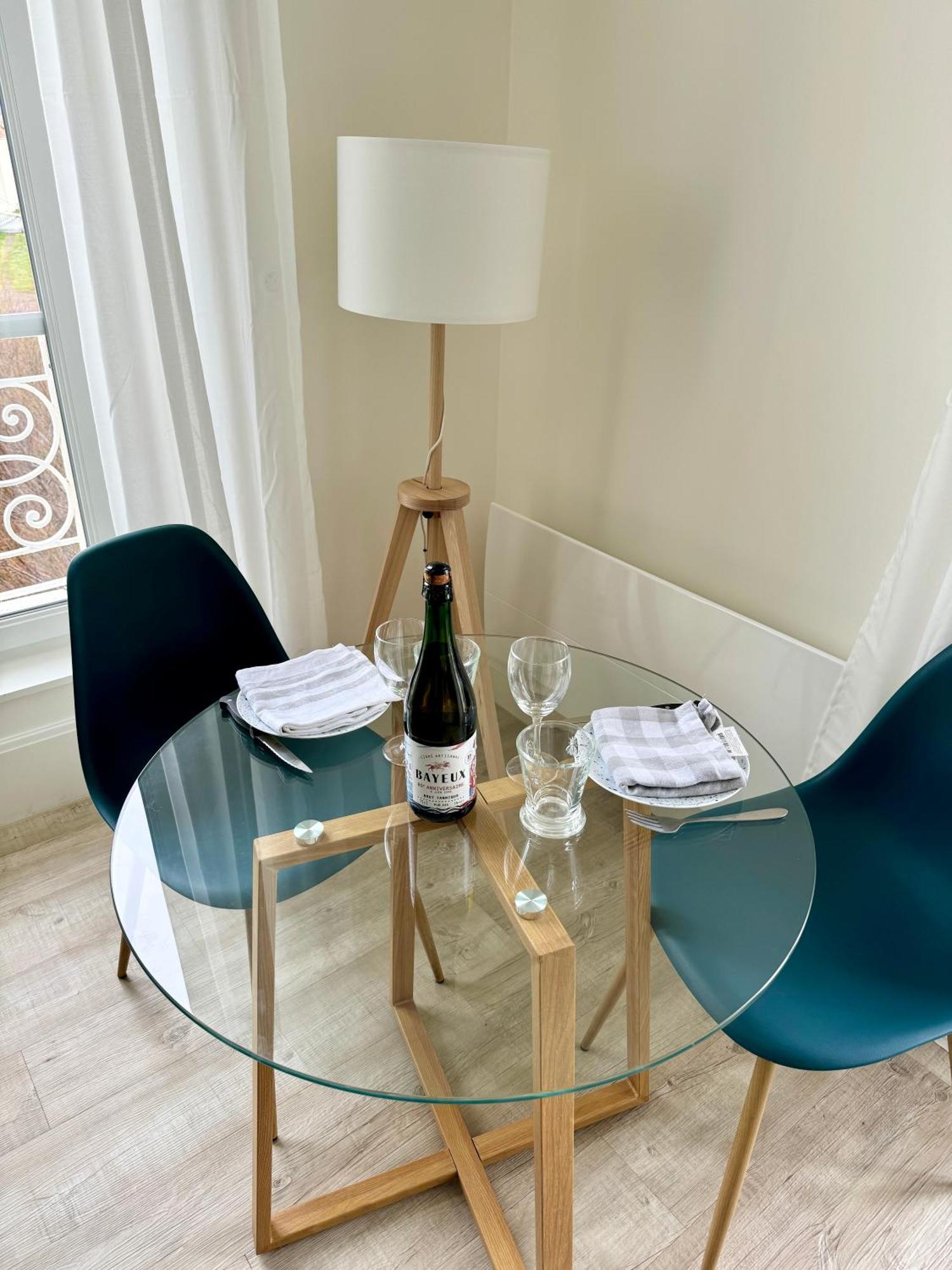 Sunny Apt On D-Day Beach With Parking Saint-Come-de-Fresne Exterior photo