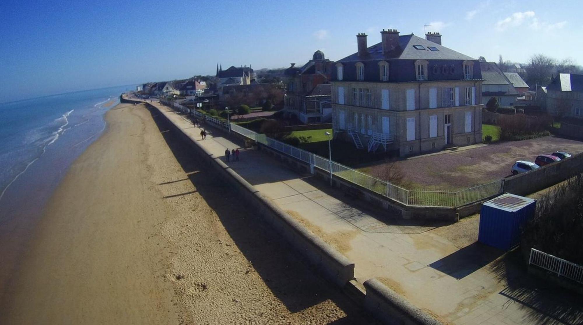 Sunny Apt On D-Day Beach With Parking Saint-Come-de-Fresne Exterior photo